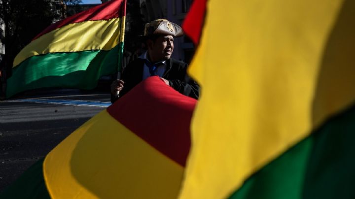 Casi 8 millones de bolivianos eligen presidente