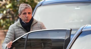 Caputo afirmó que la suba de tasas es “transitoria” y admitió impacto en la economía