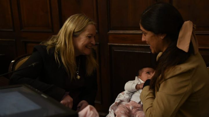 El tierno momento que se vivió durante la sesión del Senado de Mendoza