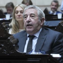 El incómodo lugar en el que quedó Cobos dentro de Cambia Mendoza