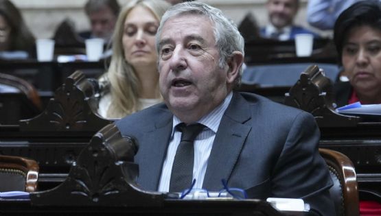 El incómodo lugar en el que quedó Cobos dentro de Cambia Mendoza