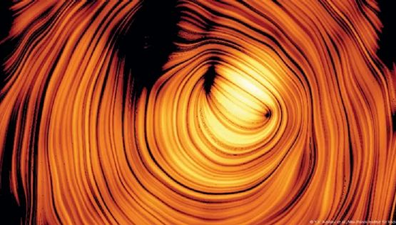 Avistan el "Ojo de Sauron": un enigmático jet cósmico que apunta directo a la Tierra