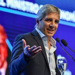 Deuda: Caputo renovó vencimientos, pero convalidó tasas de hasta 75%