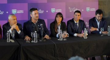 El incómodo momento que vivió Cornejo en la presentación de candidatos