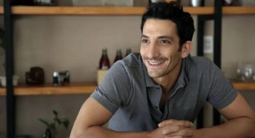 Juan Minujín la rompe en esta serie de Netflix