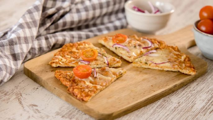 Receta de pizza con base de pollo keto