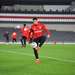 River visita a Lanús en busca de seguir siendo el líder