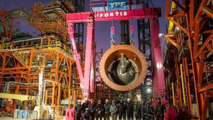 Fotos: YPF instaló el reactor más grande del país 