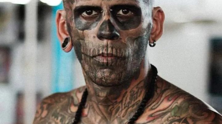 El hombre "más tatuado del mundo" mostró su rostro tras realizarse un tratamiento con laser 