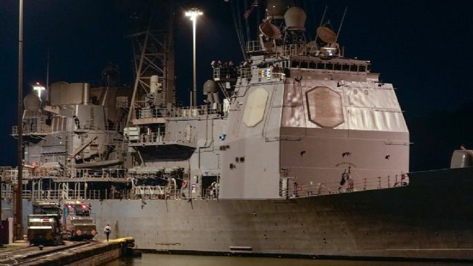 Un crucero lanzamisiles estadounidense cruzó el canal de Panamá rumbo a Venezuela