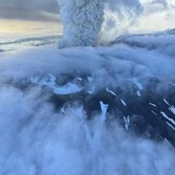 Tras el terremoto, seis volcanes se activan en simultáneo en Kamchatka