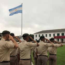 Aprueban una suba escalonado para las Fuerzas Armadas