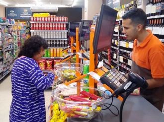 Comercio acordó un aumento del 5% en tres meses y un bono de $120.000