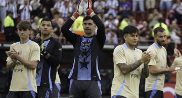 El Dibu Martínez fue nuevamente nominado a mejor arquero del mundo