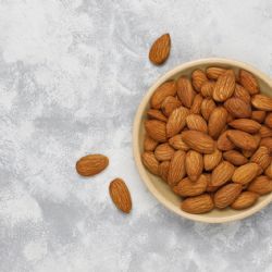 Cinco razones por las que deberías comer almendras todas las noches 
