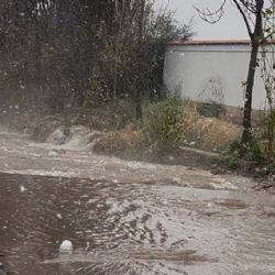 Problema crónico: la calle que se transformó en un río en Luján de Cuyo