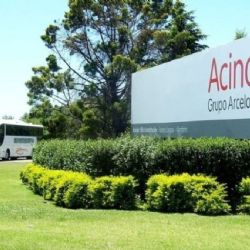 Por el acero chino, Acindar frena la producción