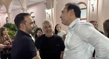 Milei perdió en Corrientes, pero Cornejo viajó a festejar con Valdés