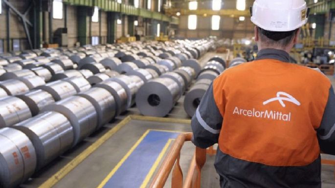 Por el acero chino, Acindar frena la producción