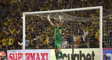 Dibu Martínez: “Los árbitros siempre nos complican un poco más afuera"