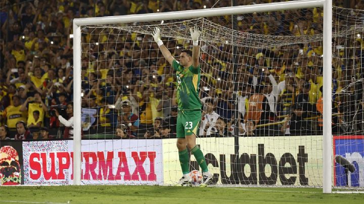 Dibu Martínez: “Los árbitros siempre nos complican un poco más afuera"