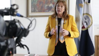 Esther Sánchez va por la reelección en la UNCuyo y se quiebra el oficialismo