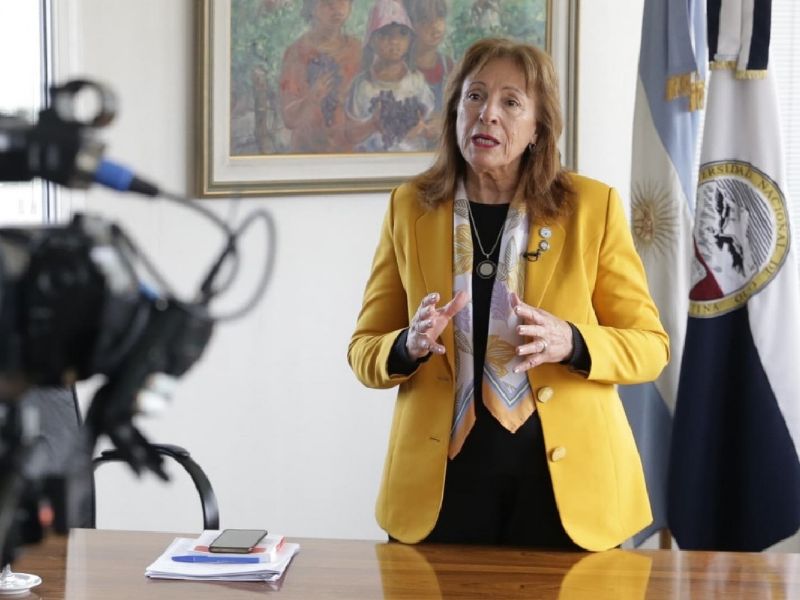 Esther Sánchez va por la reelección en la UNCuyo y se quiebra el oficialismo