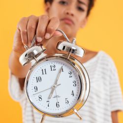 ¿Llegas siempre tarde? La psicología te explica el porqué