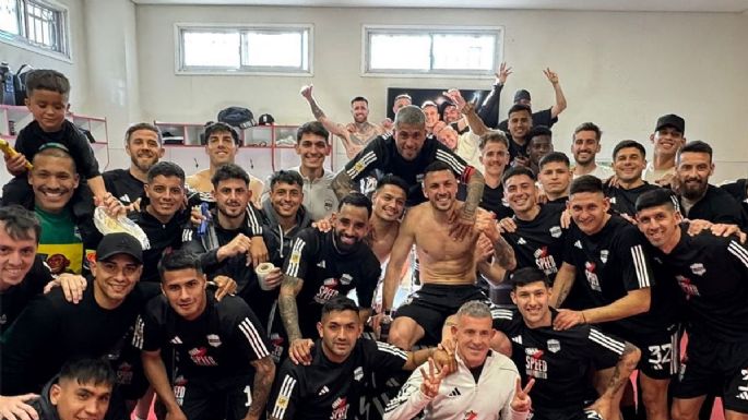 Deportivo Riestra ganó y es líder del fútbol argentino