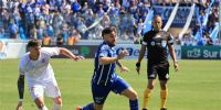 Agustín Auzmendi se le va a su marcador. 