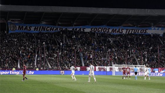 Juega Lanús, el único "sobreviviente", ante Fluminense