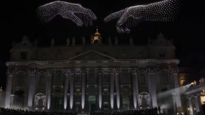 Usaron 3.500 drones para proyectar la cara del papa Francisco