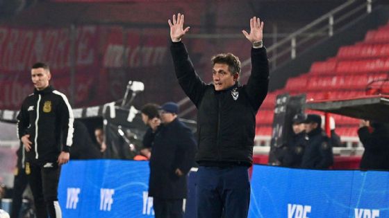 Vélez y Racing, en el partido de ida de cuartos de final