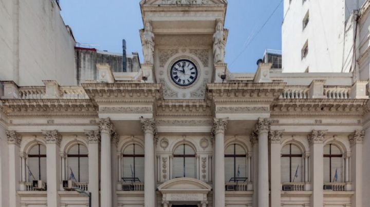 El BCRA vendió US$678 millones para frenar la suba del dólar