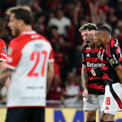 Estudiantes estaba para el cachetazo ante Flamengo y perdió sólo 2 a 1
