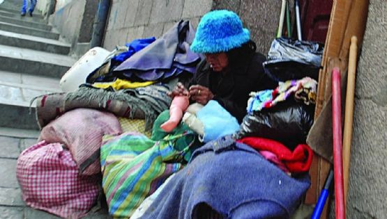 Más de un millón de bolivianos dejó la pobreza estructural