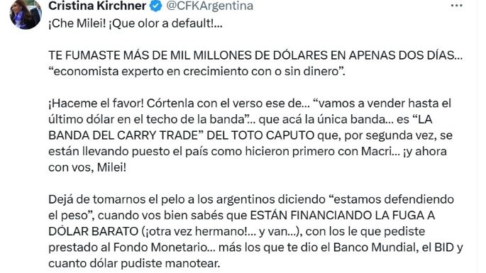 “¡Qué olor a default!”: el nuevo tuit de Cristina Kirchner contra el Gobierno