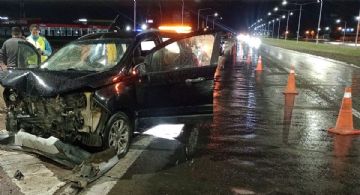 Chocó en el Acceso Este y dio positivo a la alcoholemia