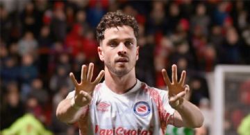 Argentinos Juniors demolió a Banfield en La Paternal