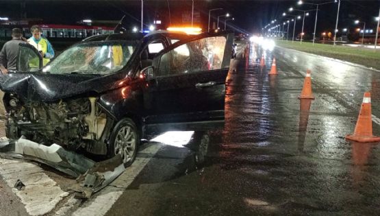 Chocó en el Acceso Este y dio positivo a la alcoholemia