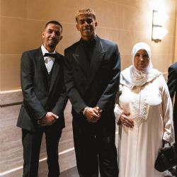 Estalló el padre de Lamine porque su hijo no ganó; Yamal felicitó a Dembelé