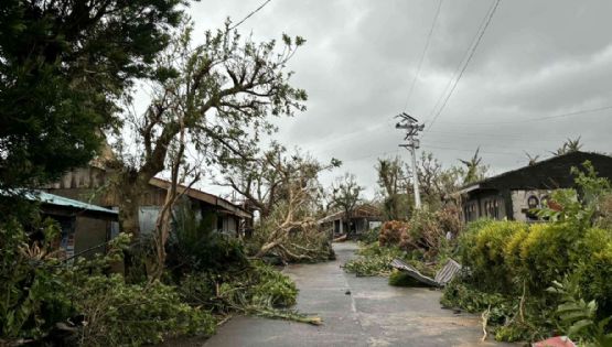 El supertifón Ragasa dejó tres muertos en Filipinas y subió su categoría