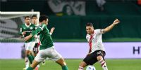 Buen primer tiempo de Juanfer Quintero y todo River. No lo pudo sostener. 
