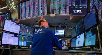 Bajó el Riesgo País y subieron los bonos