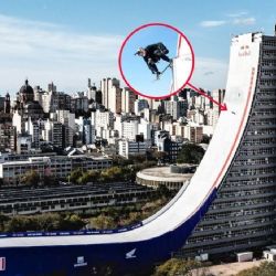 Un skater se lanzó más grande del mundo y batió dos récords Guiness en Porto Alegre
