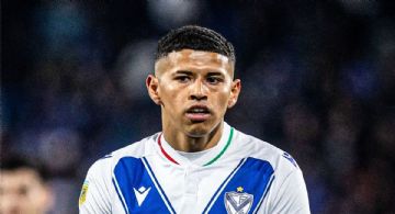 Imanol Machuca, de Vélez, suspendido por la FIFA por falsificar documentos