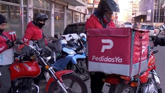 Un repartidor de aplicación tiene que entregar más de 15 pedidos diarios para no ser pobre