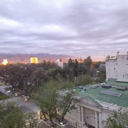 Jueves en Mendoza: se espera calor, Zonda y tormentas