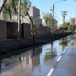 Un río sobre el asfalto: la pérdida de agua que enfureció a los vecinos de Luján de Cuyo
