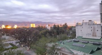 Lunes con viento sur, frío y posibilidad de lluvias aisladas